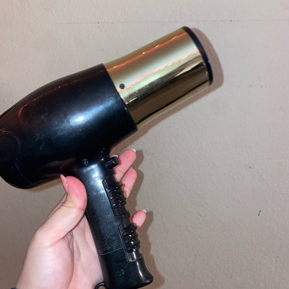 Hot tools blow dryer. Long extension.